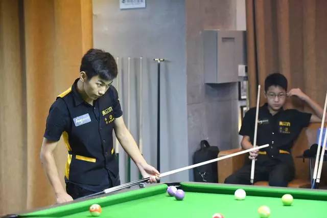 舞台上的潜 舞台上的潜