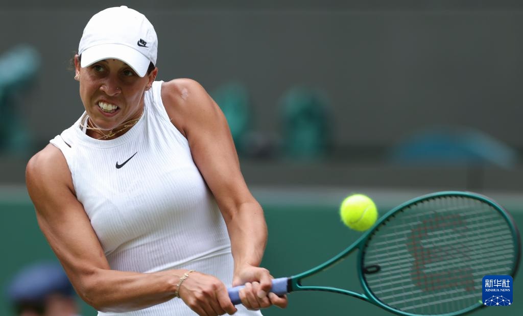 场争议相撞 场争议相撞